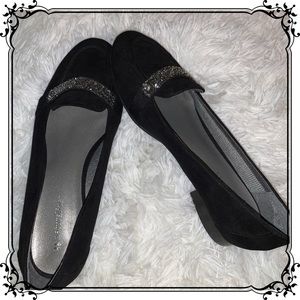 Naturalizer- black loafers